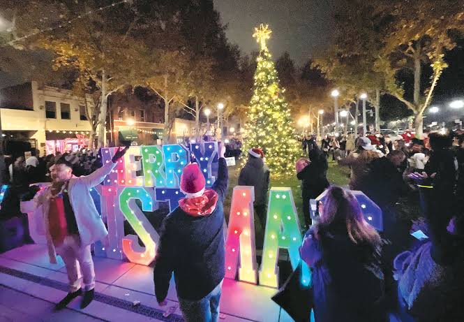 Tracy Holiday Lights